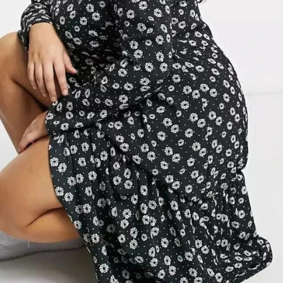 ASOS | Curve Long Sleeve Tiered Smock Midi Dress in Black &  White Floral Print - Picture 3 of 15